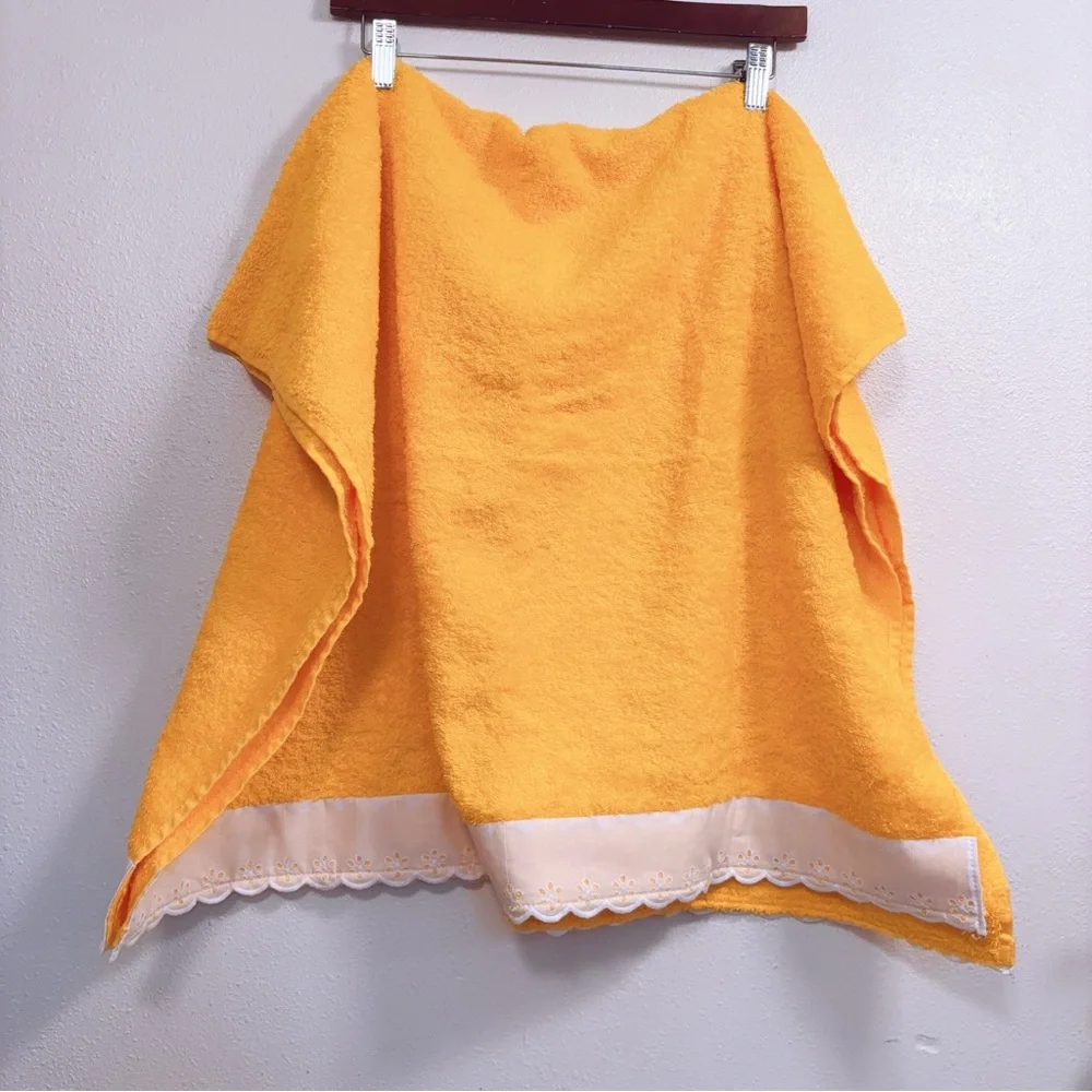 Set of 2 New Butterscotch Yellow Large Beach Towel W White Lace Trim 47”X31”